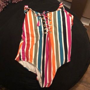 2x one piece baiting suit